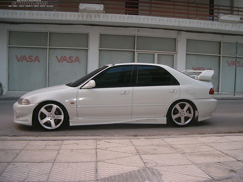  Autors: Ayrton Nedaudz hondas civic