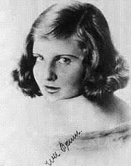 Eva BraunaHitlera sieva Autors: TrEiDmArK Ādolfs Hitlers