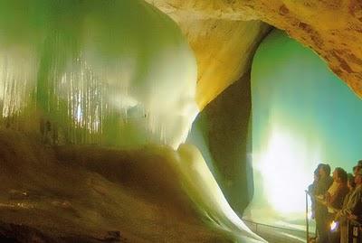 Eisriesenwelt Ice Caves... Autors: AWESOME SNAKE 20 Most Beautiful Caves In The World