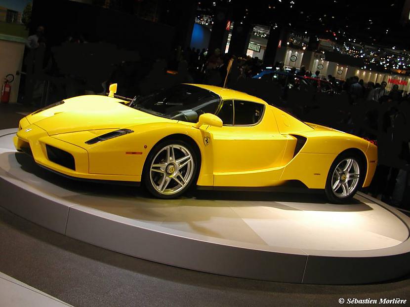  Autors: Fosilija 2002 Ferrari Enzo