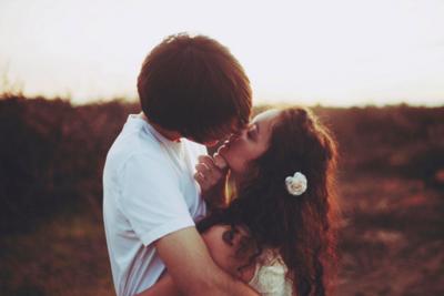  Autors: BeautifulChaos Toothopaste kisses.