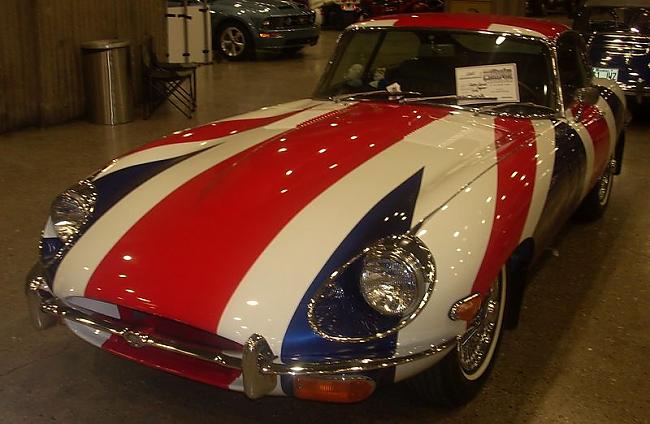  Autors: Fosilija Jaguar E-Type