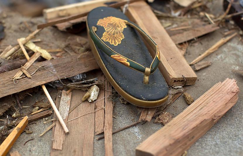 Tradicionāla Japāņu sandale ko... Autors: ekonomists Japāna divas nedēļas vēlāk