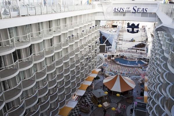  Autors: karalis100 Oasis of the seas.