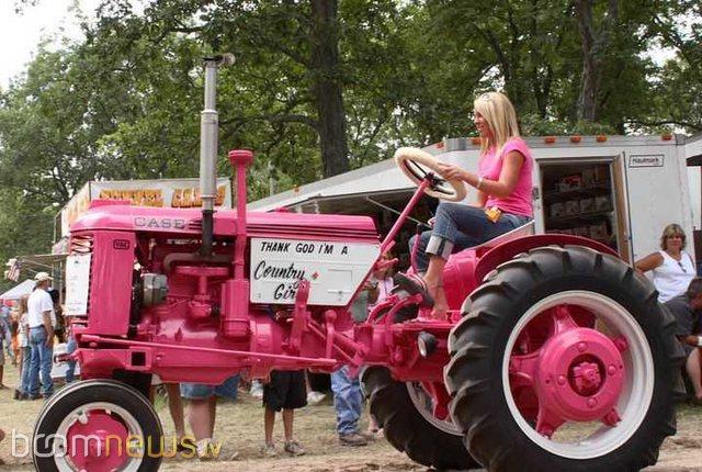  Autors: THUNDERTRUCKS Glamūrīgi traktori