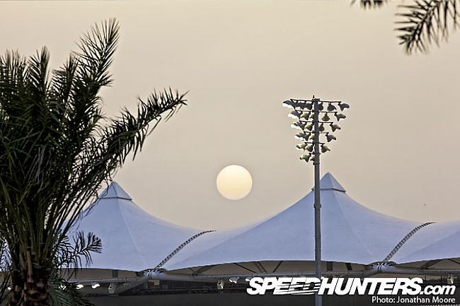  Autors: Fosilija Yas Marina Circuit