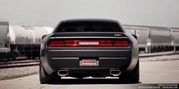  Autors: Fosilija Dodge Challenger SRT8