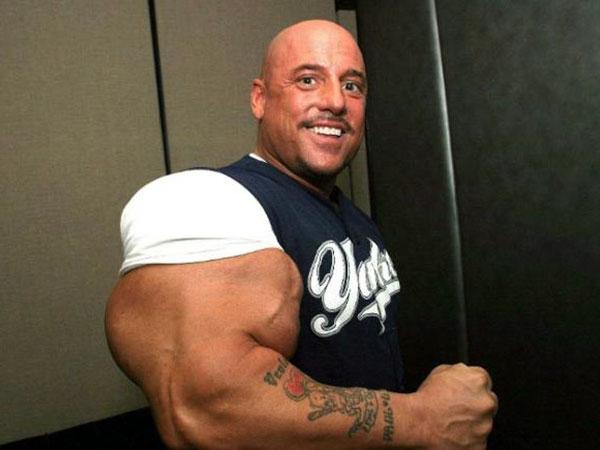 Pasaulē lielākais bicepss... Autors: MaxWell06 Pasaulē garākās ķermeņa daļas.