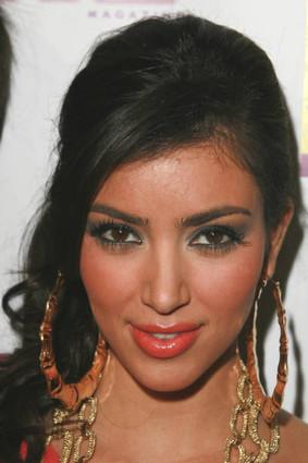  Autors: brothser1989 Kimberly Noel "Kim" Kardashian