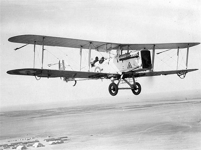 De Haviland DH9Aražotas... Autors: DrunkRenegade Latvijas Aviācijas pulks 1919-1940