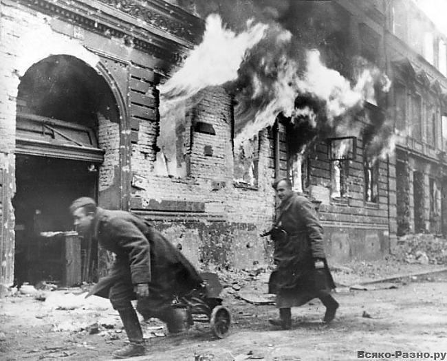  Autors: Meelina Berlīnes ieņemšana 1945.gads