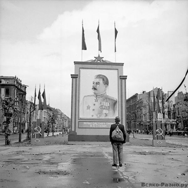  Autors: Meelina Berlīnes ieņemšana 1945.gads