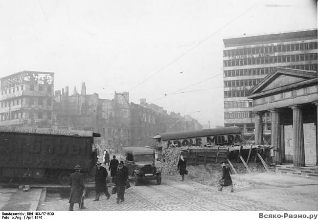  Autors: Meelina Berlīnes ieņemšana 1945.gads