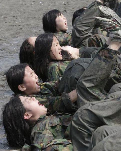  Autors: Fosilija Dienvidkorejas meiteņu nometne.