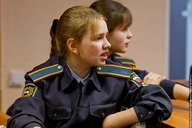 Meitenēm ir grūtāk iekļūt... Autors: dirty minded freak Krievijas Policijas Akadēmija.