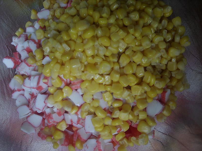 Vel smukāk pieberam kukurūzu Autors: NightInBlood Krabju salāti