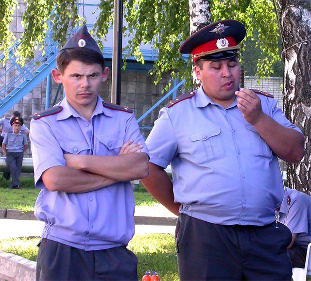  Autors: pofig Krievu policisti