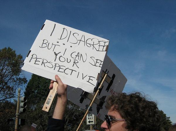  Autors: ĻaunīC Protestu zīmes