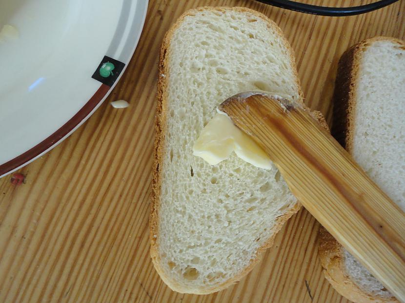 Sākam smērēt sviestu uz maizes Autors: VerDom Special Siermaize.