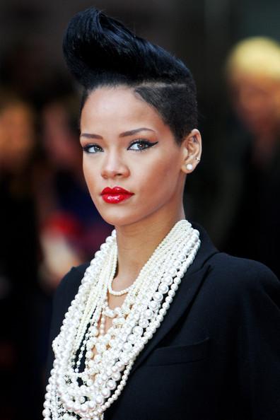 Pompadour Autors: bee62 Rihanna's Hair Transformation