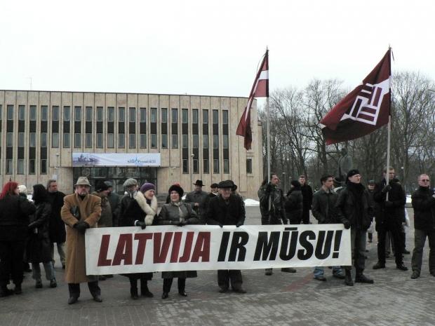  Autors: Fosilija Nacionālā Spēka Savienība (Bijusī nacionālistu partija