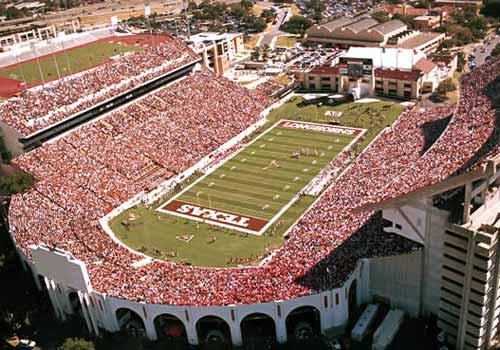 Darrell K RoyalTexas Memorial... Autors: pavilioN TOP 15 lielākie amerikāņu futbola stadioni amerikā