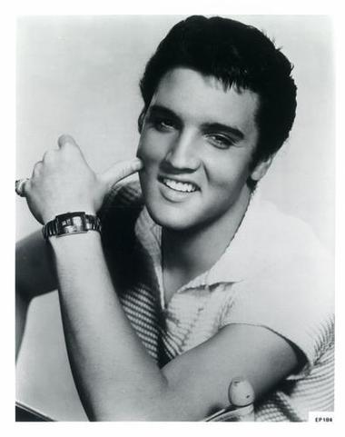 Arī mūzikas karaļa Elvisa... Autors: Mētra Slavenības, kuriem ir dvīnis