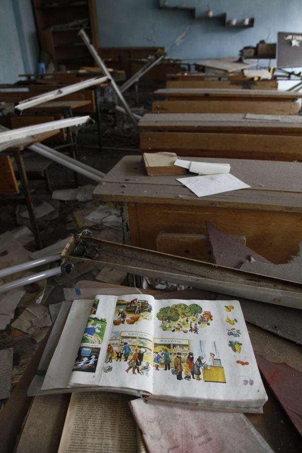 Uz galdiem vēl atrodamas... Autors: SmallSmooker Apciemojot Černobiļu.