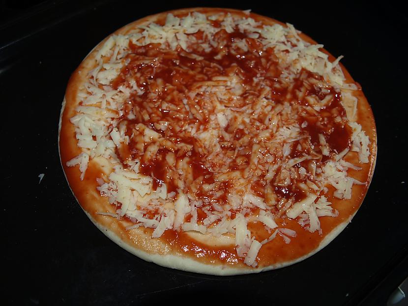 uzliekam vel virsū kečupu Autors: ForeverAlone How to make pizza ?