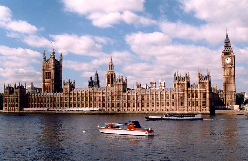 Parlamenta palaatu sauc par... Autors: kjpiraats Londona! Londona! Londona!