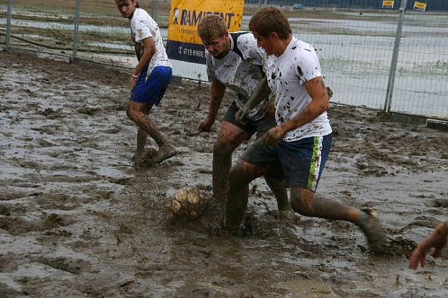  Autors: parstipru Gaidot Dubļu Futbolu 2011