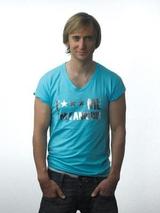 Deivids Guetta David Guetta... Autors: Fosilija Muzika (eiropas hitu radio TOP 25 dziedātāju fakti)