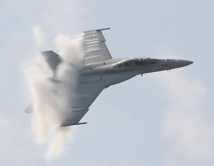 F18 lūk vēl viena bilde... Autors: BARBARS Darba rūķis F-15 Eagle