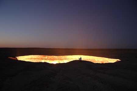 Darvaza Gas Crater... Autors: Latvian 10 lielākie caurumi pasaulē
