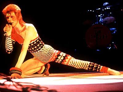 David Bowie Autors: Fosilija 15 lietas, kas izskatās gejiski, bet nav