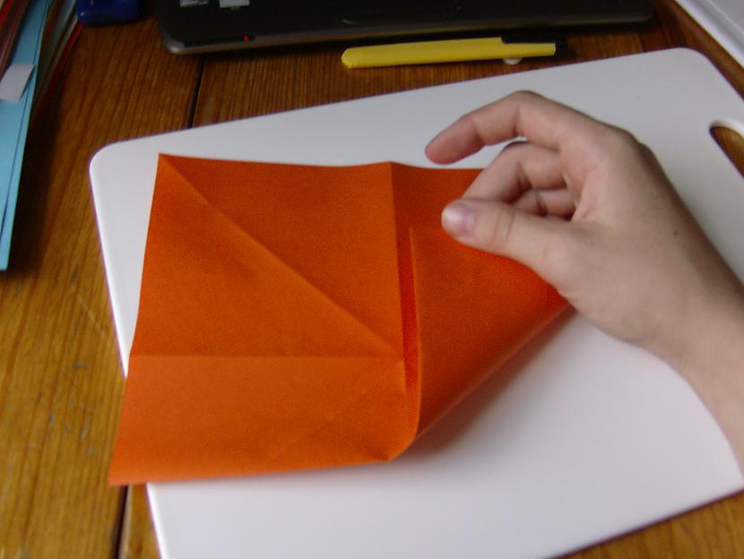 kad lapa apgriezta tad... Autors: xo xo gossip girl origami sirsniņa-soli pa solītim
