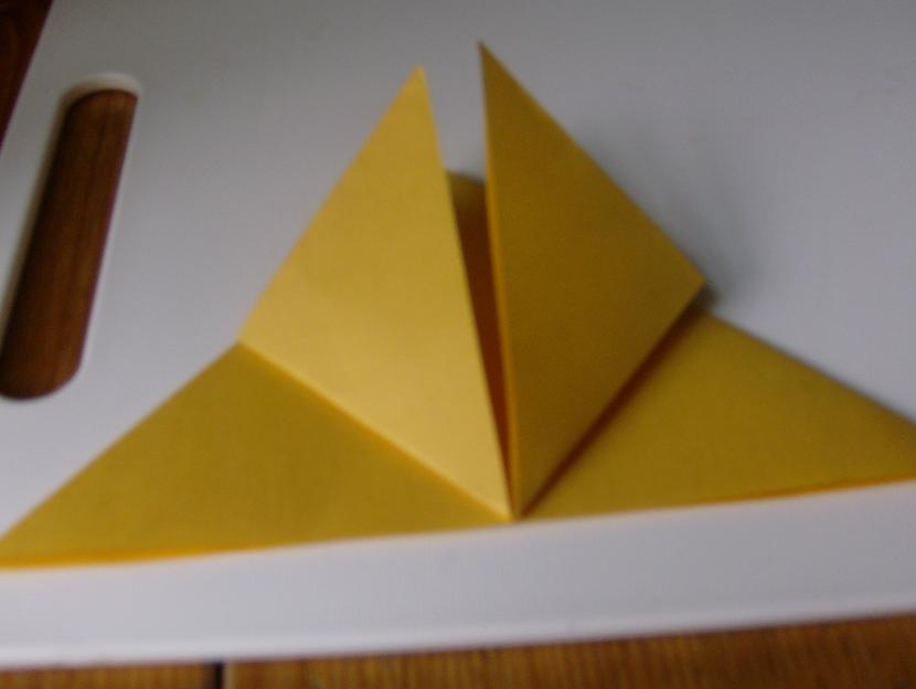 tākad izdarīts lapa jāapgriež... Autors: xo xo gossip girl origami taurenītis
