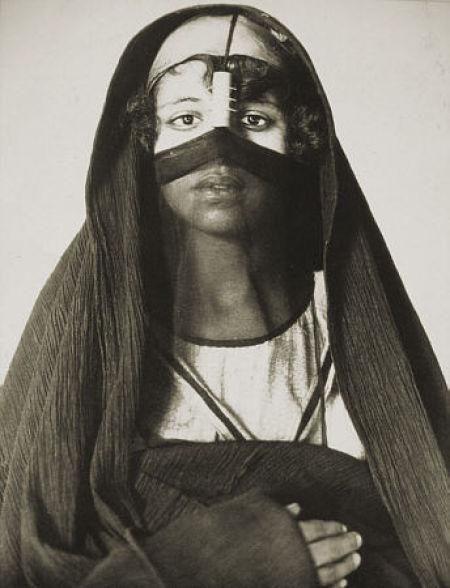  Autors: Fosilija Ziemeļāfrikas sievietes 19./20.gs.