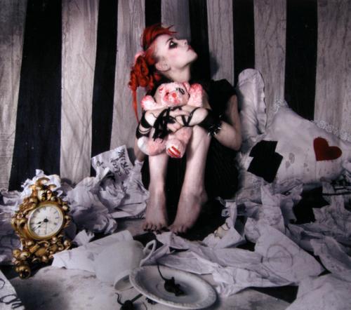  Autors: Emilie94 Emilie Autumn