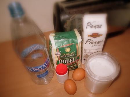 ņemam jebkādu 15 l pudeli olas... Autors: Fosilija Pankūkas bez trauku mazgāšanas!!