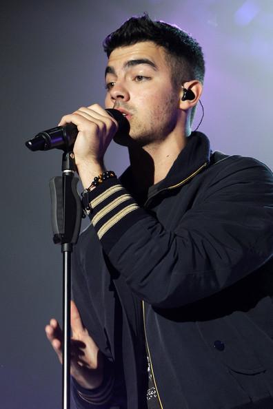  Autors: kaily109 Joe Jonas