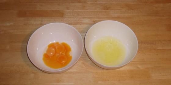 Ņemam olas un atdalām baltumus... Autors: Darsheens Spocīgais buberts.