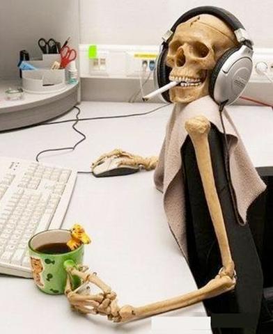 Ari skeleti strada  cits... Autors: grauzejs Ka dzivo skeleti...
