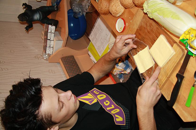 Izpakojam dzintara sieru un... Autors: TomsKurmis BigMac uztaisīt nav nemaz tik grūti.