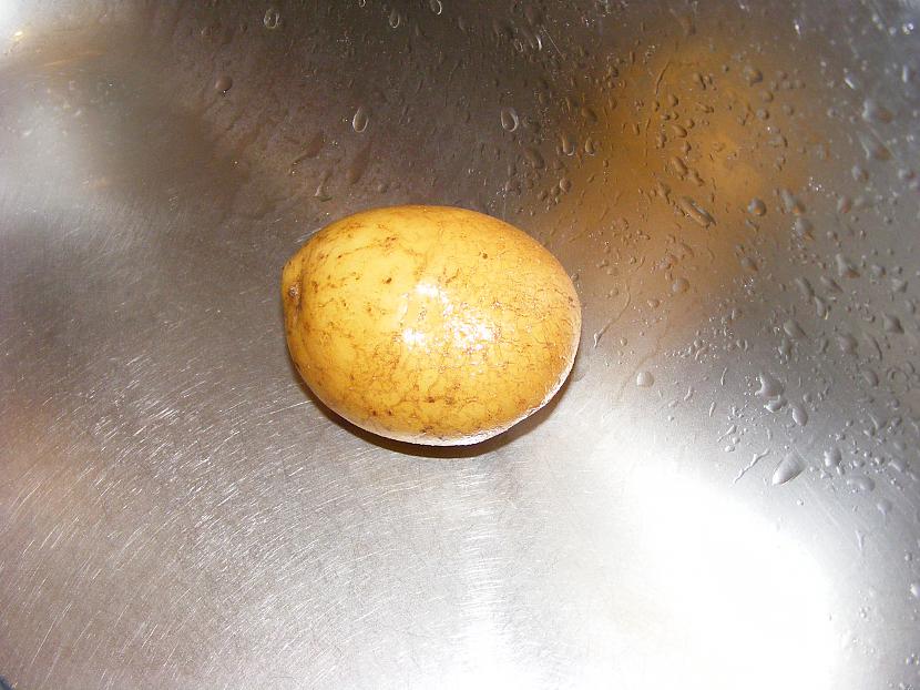 1Nomazgājam kartupeļus Autors: Mr nothing Vieglākā kartupeļu pankūku recepte