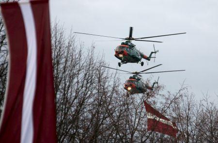 Tehniskie... Autors: HHRonis Helikopters piezemējas Rīgas parkā.