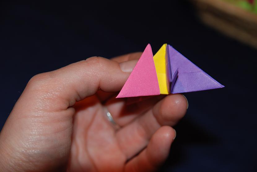 un tā līdz mums sāk veidoties... Autors: kaimiš666 Origami groziņa veidošana