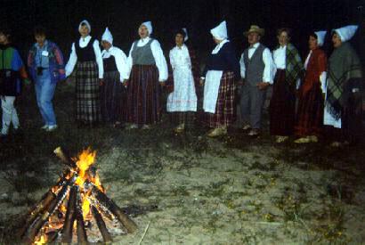 Dejošana ielīgošana Autors: LoveAngel Jāņu tradīcijas.