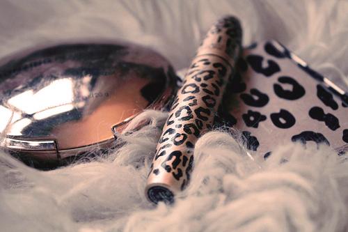  Autors: betinjaa19 Tur kur leopards. ;]
