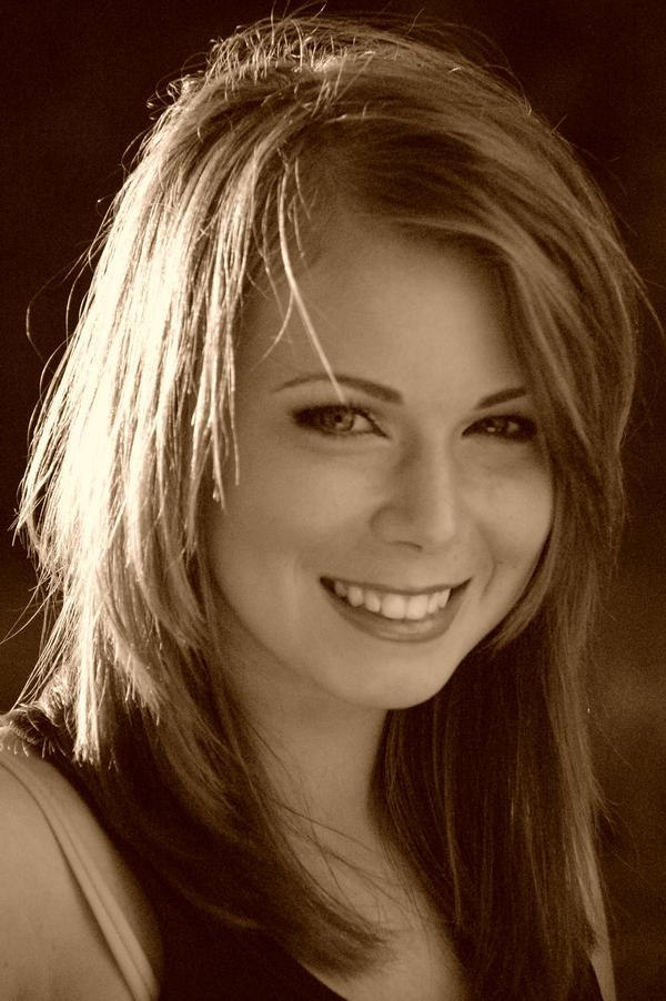  Autors: Rakstniecīte Girl, you dont need any jewerely.Your hair is your jewerely<